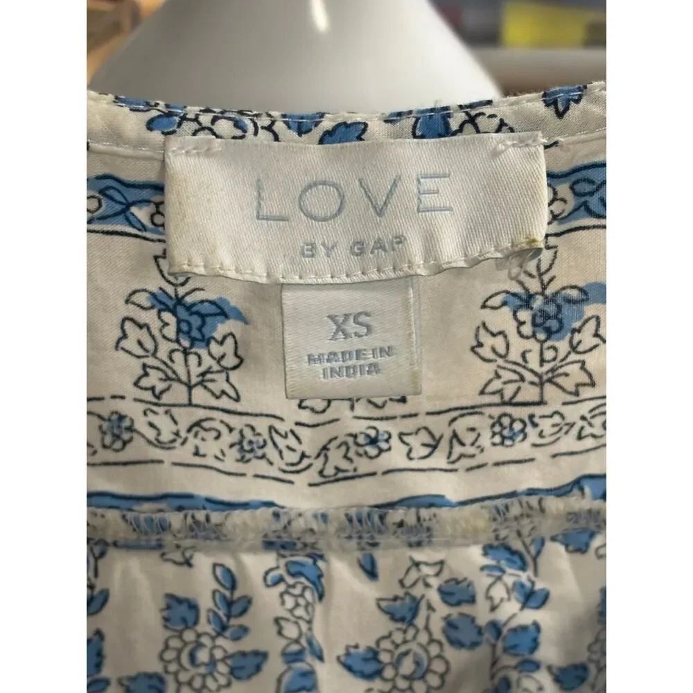 Love by Gap sundress featuring a blue floral pattern, size xs